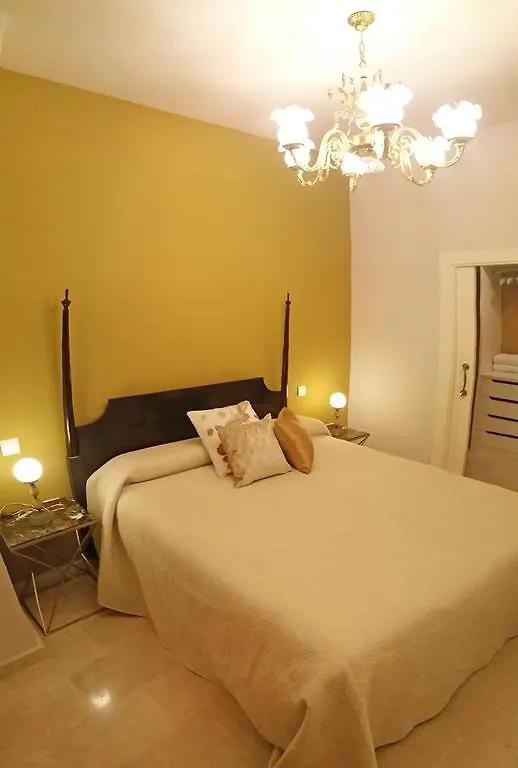 Oda ve Kahvaltı La Casa Azul B&B + Apartments Málaga