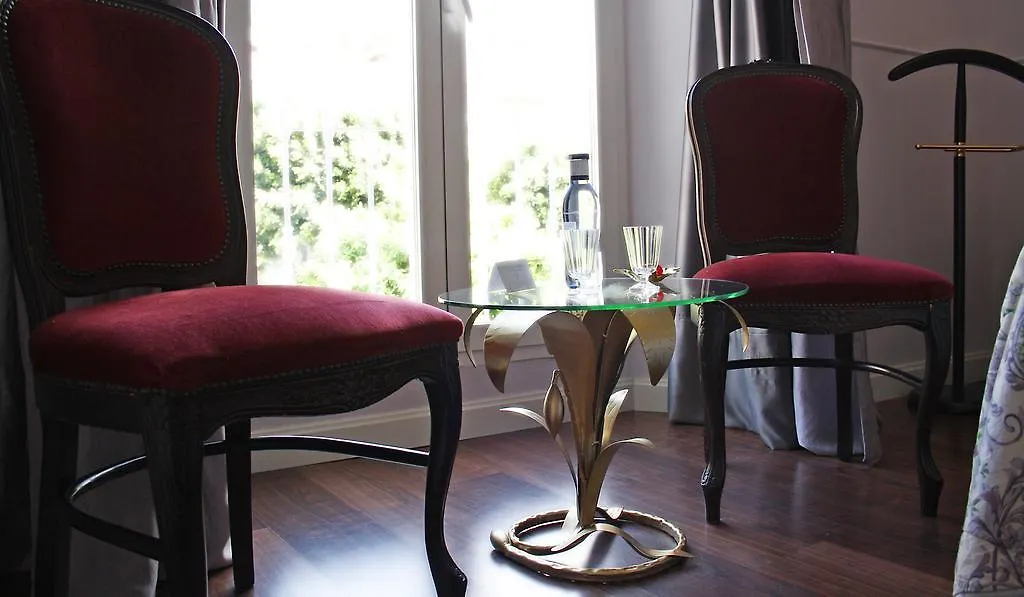 La Casa Azul B&B + Apartments Málaga 2*,  İspanya
