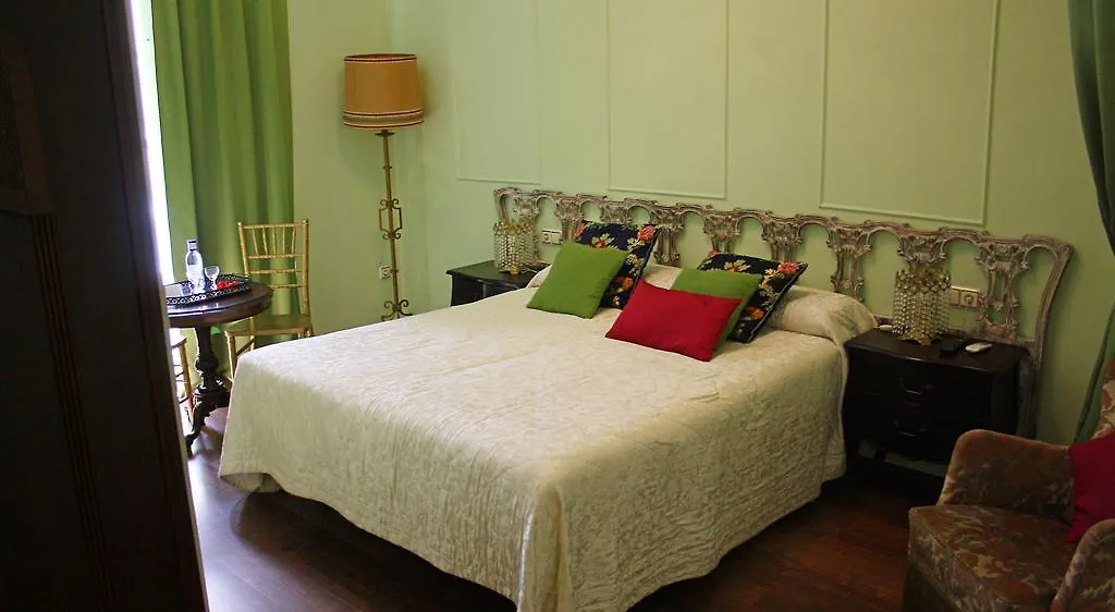 La Casa Azul B&B + Apartments Málaga Oda ve Kahvaltı