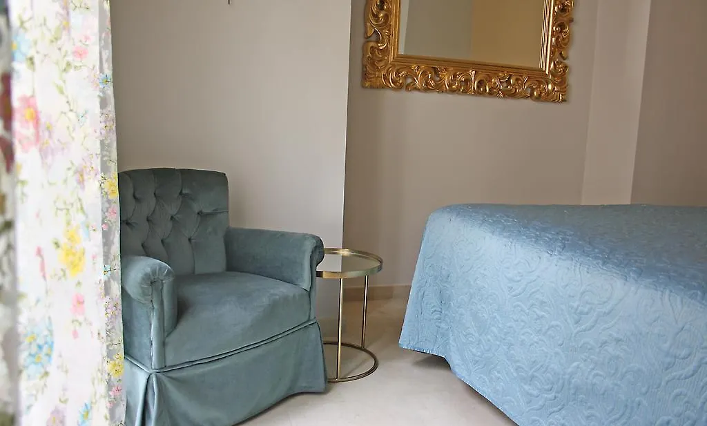 La Casa Azul B&B + Apartments Málaga Oda ve Kahvaltı