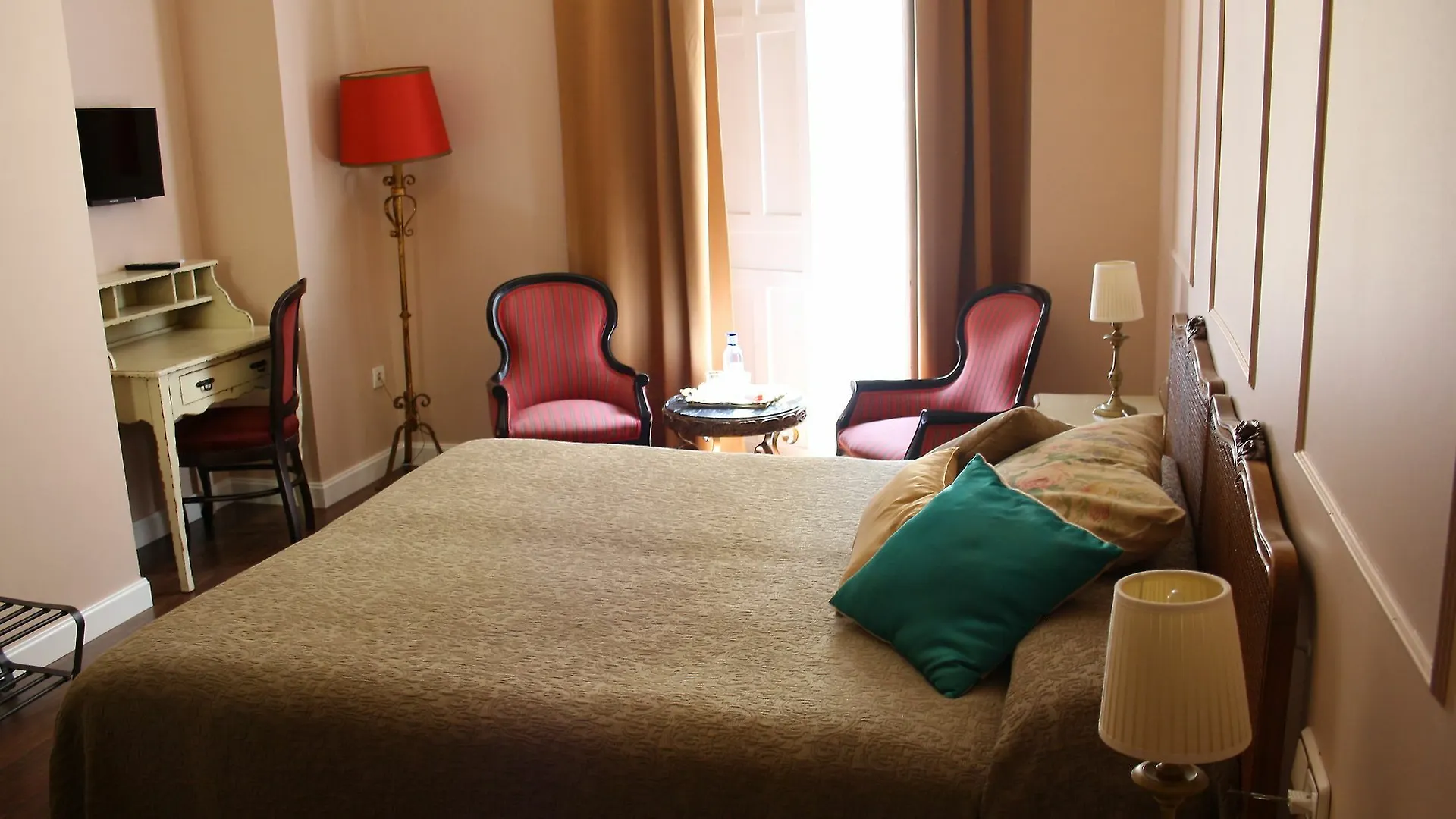 La Casa Azul B&B + Apartments Málaga