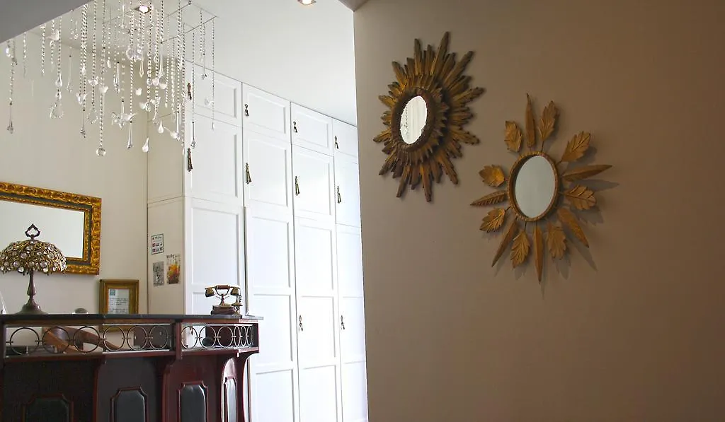 La Casa Azul B&B + Apartments Malaga Bed & Breakfast